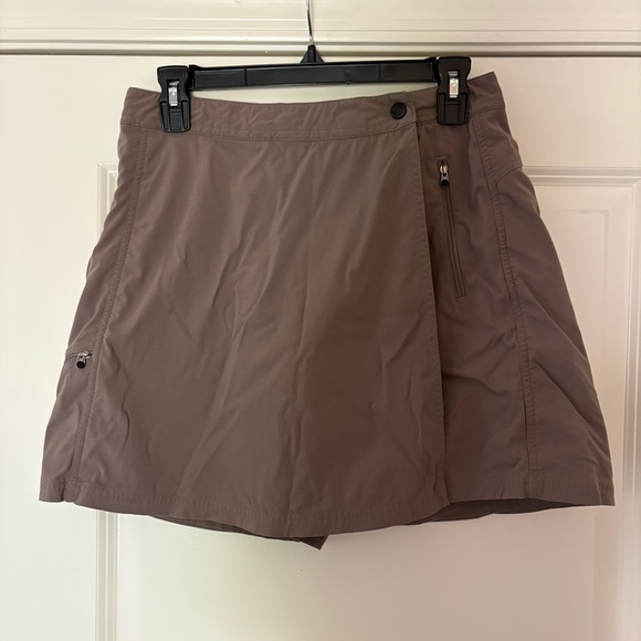 L.L. Bean Pants - L.L. Bean Women's Brown Water-Repellent Comfort Trail Mid-Rise Skort